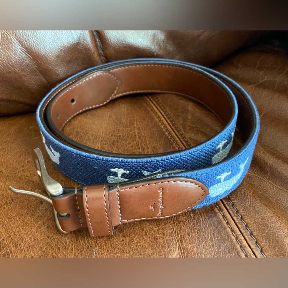 Tommy Bahama Belt size 8 (30”-32”)